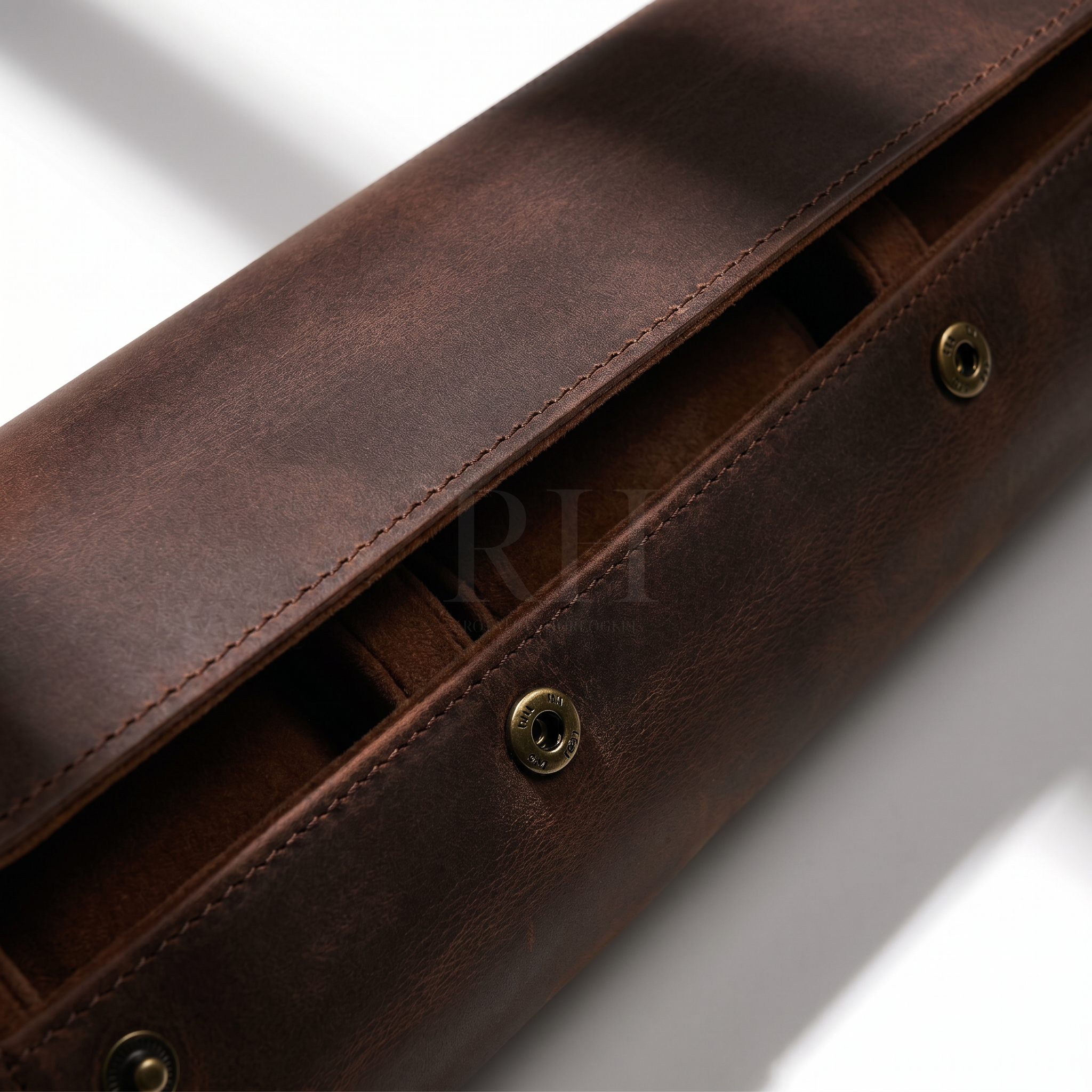 Boite à Montre de Voyage en Cuir Pleine Fleur Marron – Aléria™ 4 Montres - Rotation Horlogère