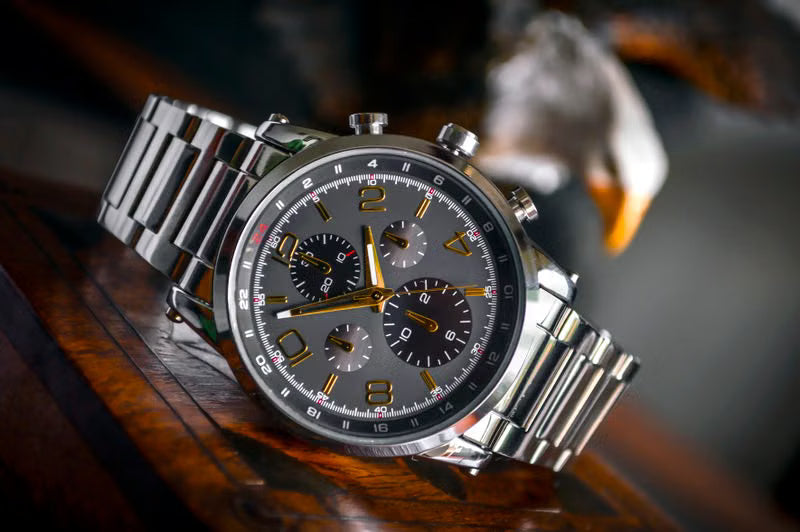 montre pour homme en acier