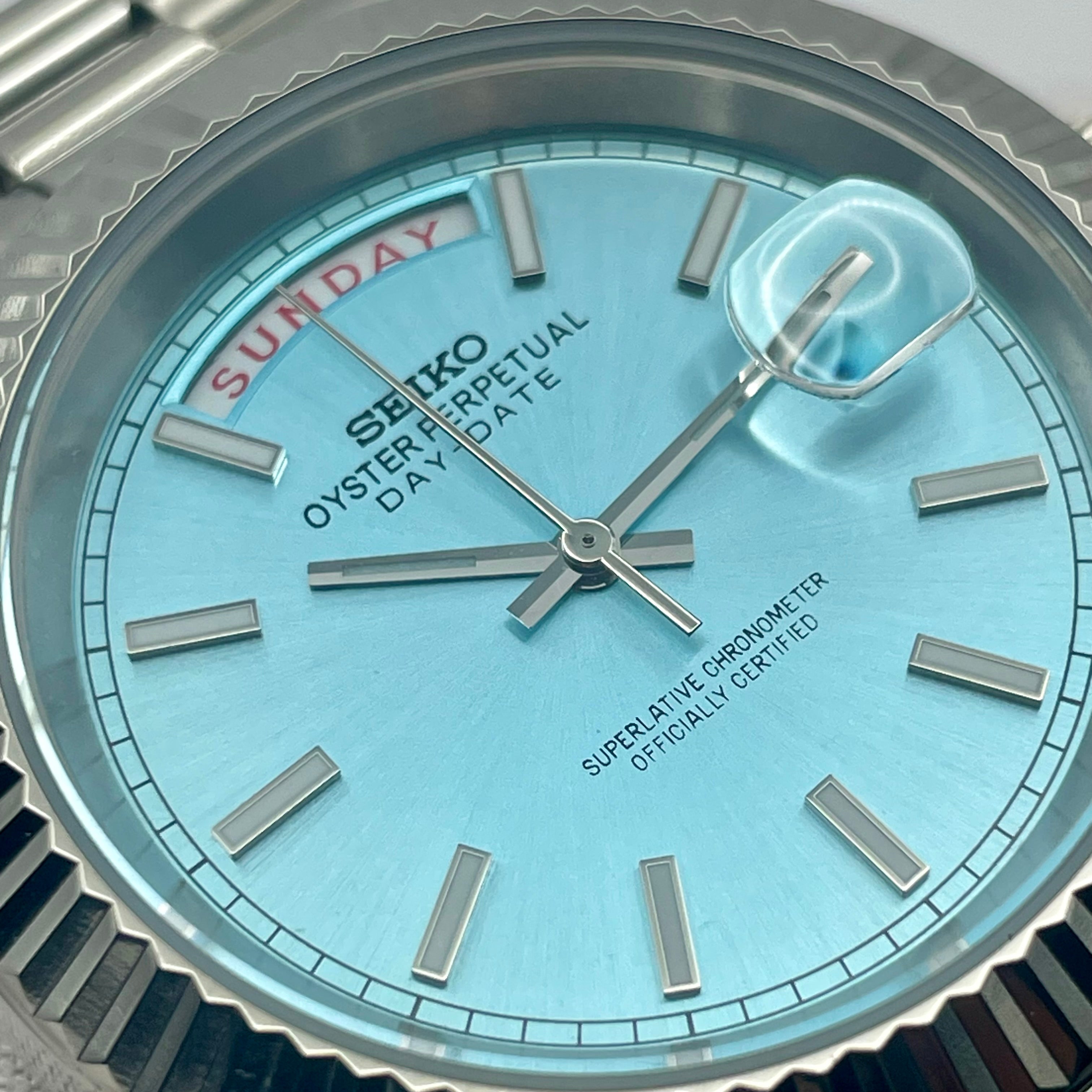 Seiko Mod Day Date tirkizno plava 