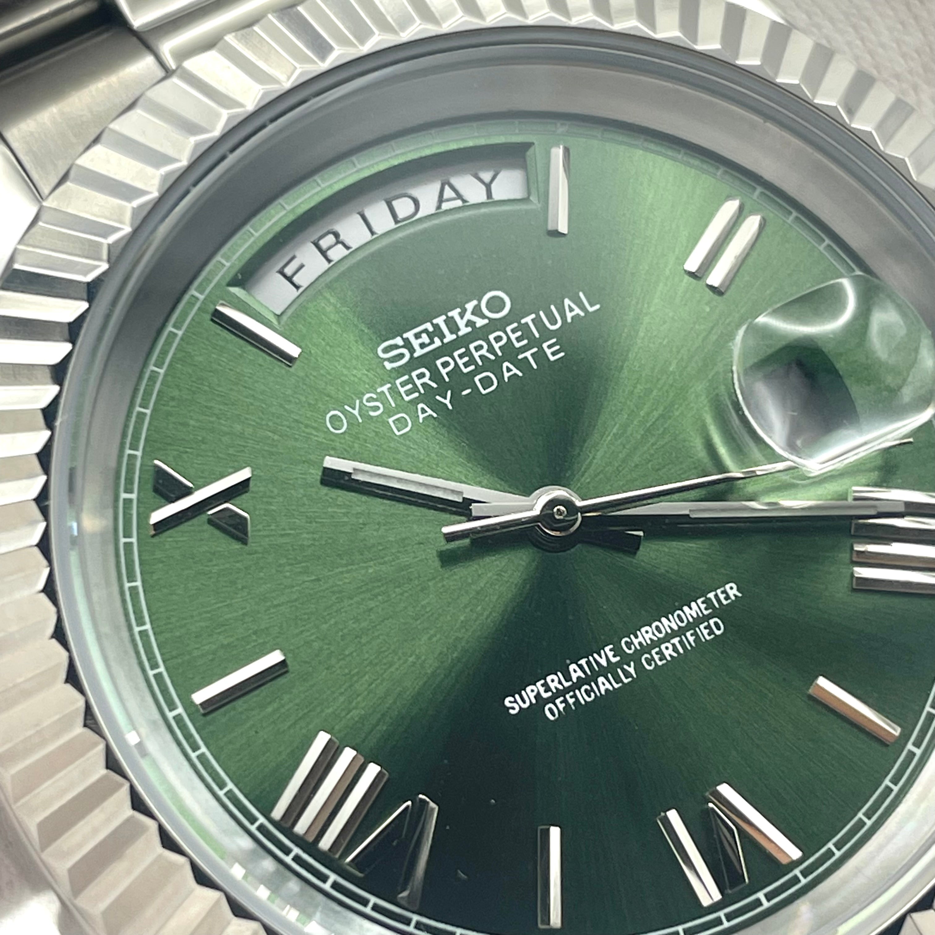 Seiko Mod Day Date Números romanos Verde oliva 