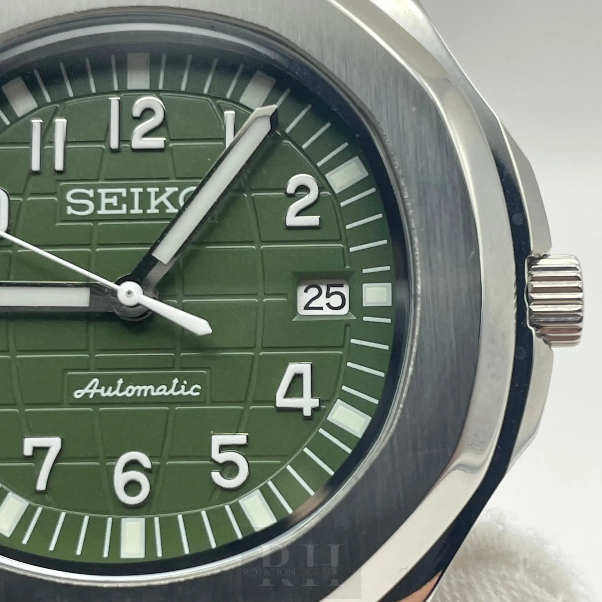 Seiko Mod Aquanaut Vert Kaki - Rotation Horlogère