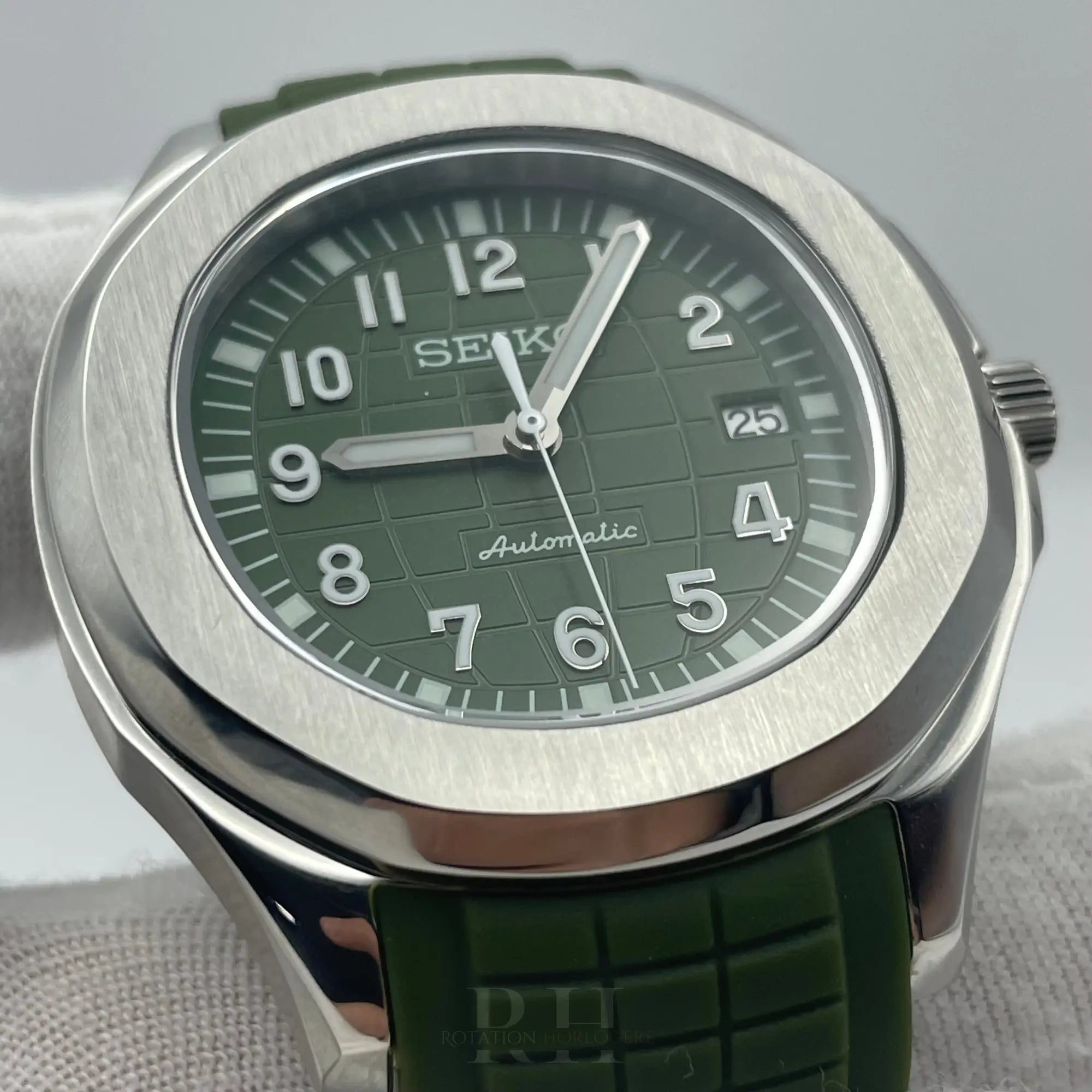 Seiko Mod Aquanaut Vert Kaki - Rotation Horlogère