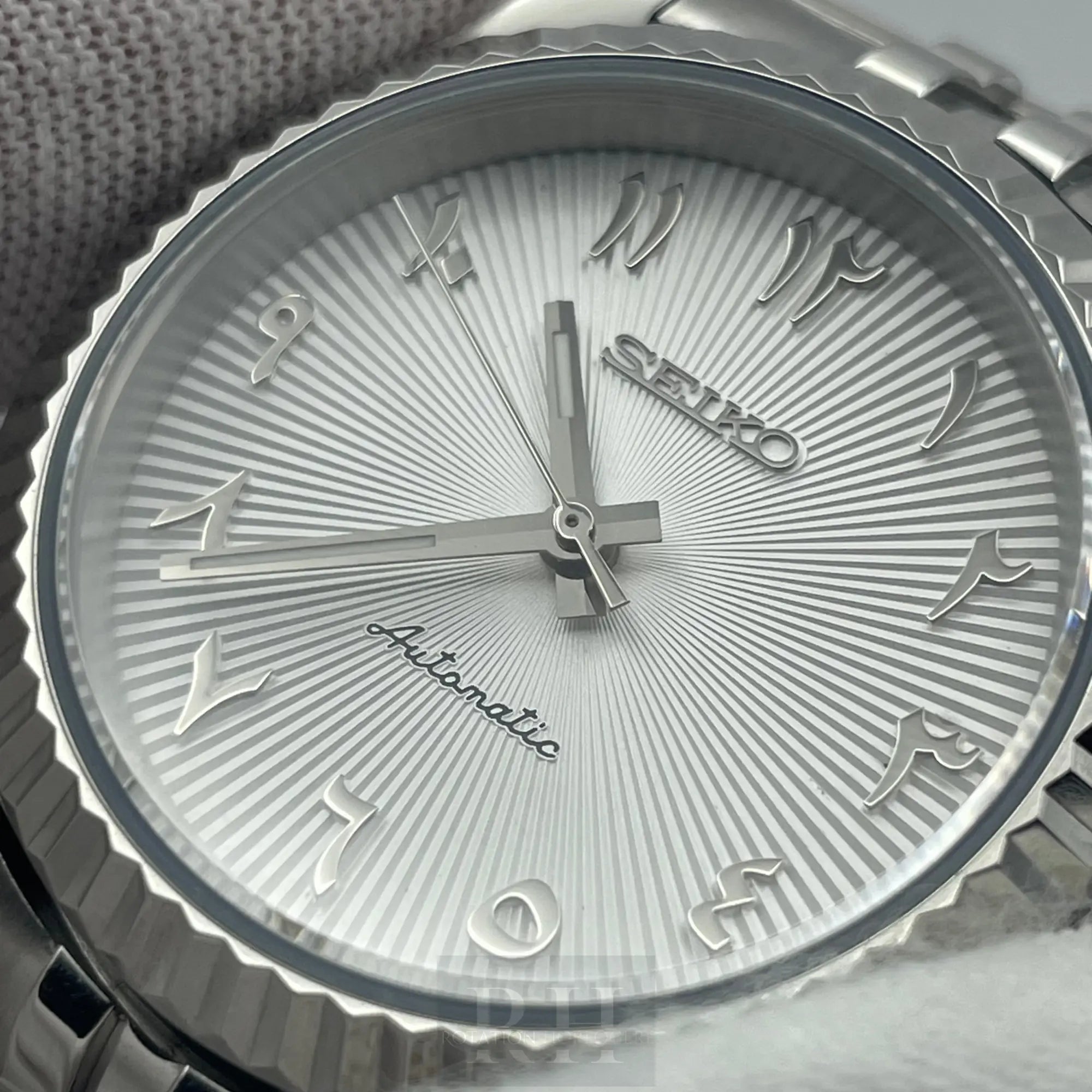 Seiko Mod Arabic Dial White - Rotation Horlogère