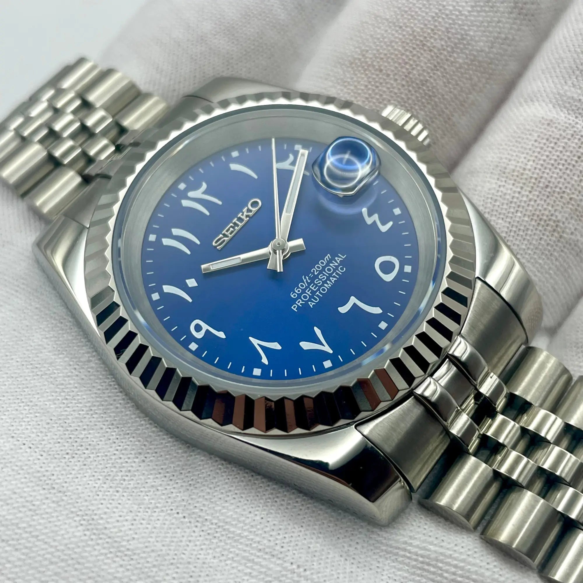 Seiko Mod Datejust Arabic Dial Bleu - Rotation Horlogère