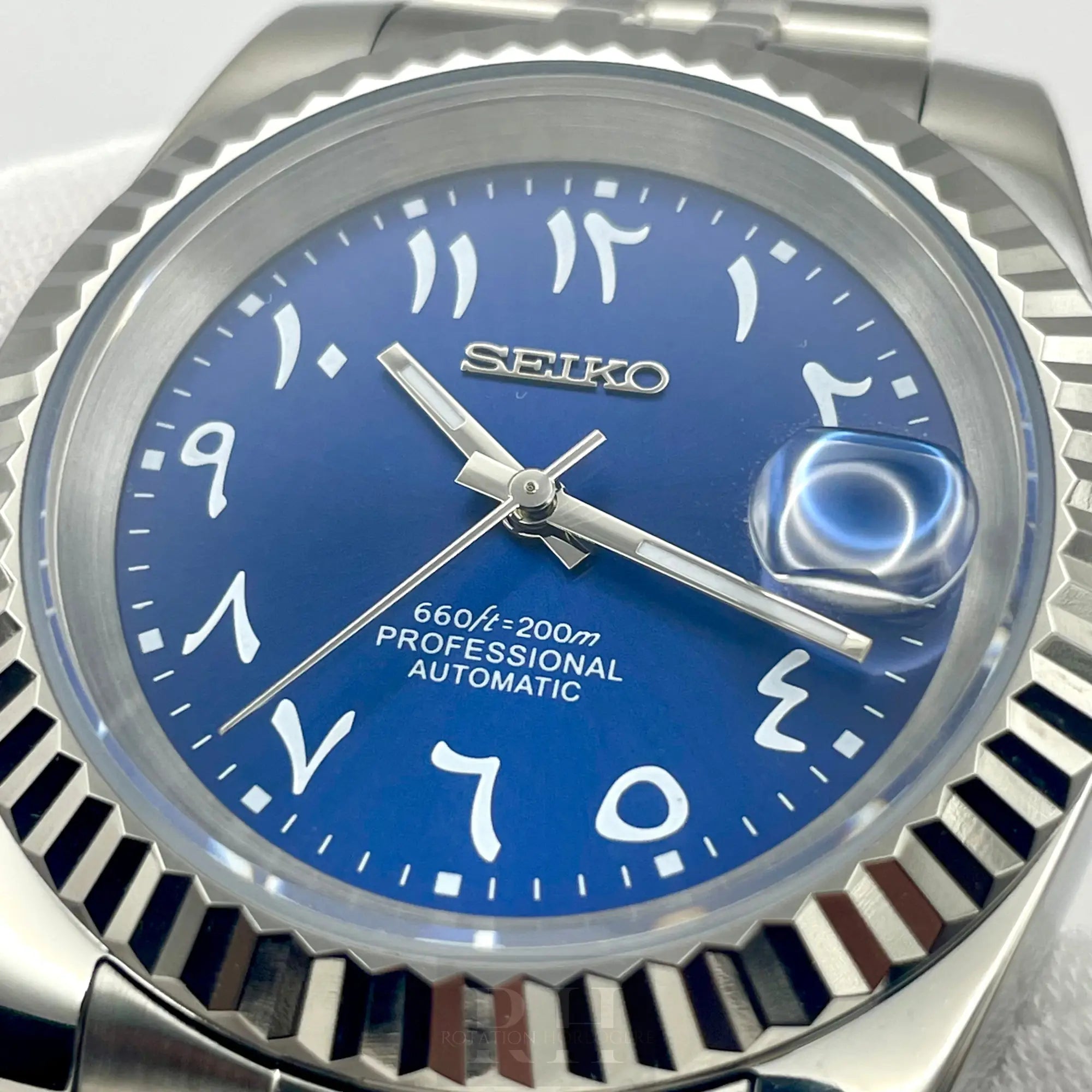 Seiko Mod Datejust Arabic Dial Bleu - Rotation Horlogère