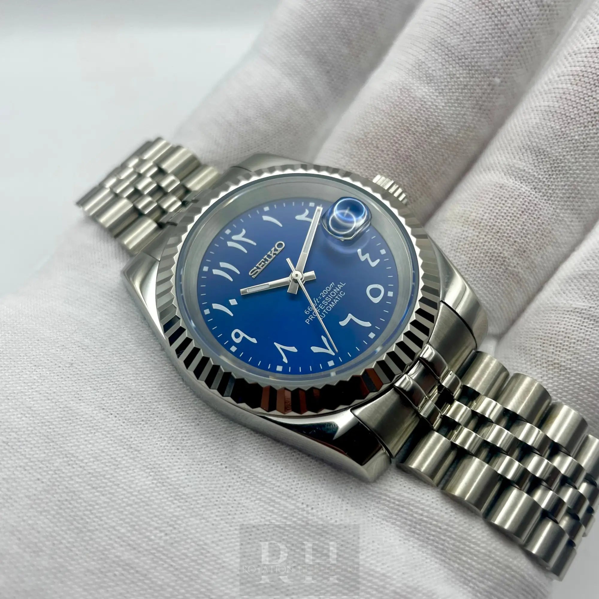 Seiko Mod Datejust Arabic Dial Bleu - Rotation Horlogère