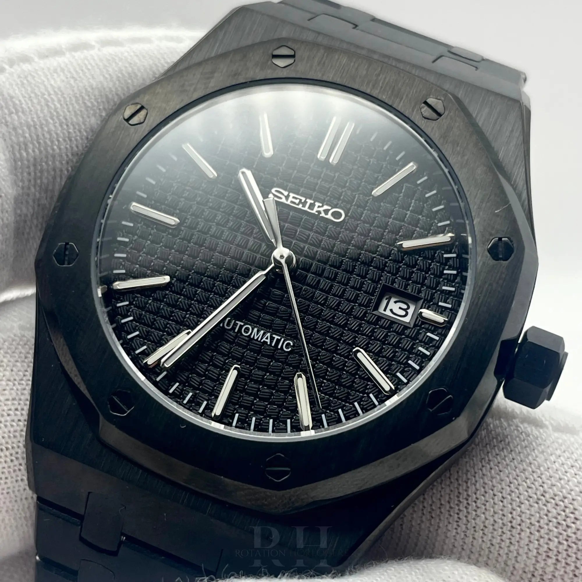 Seiko Mod Royal Oak Noir ??ull Black’ - Rotation Horlogère